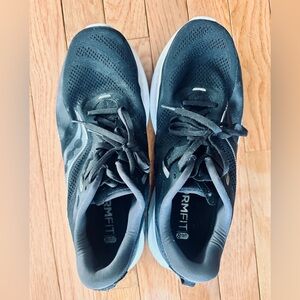 Saucony Men's black Athletic Shoe sneaker guides size 10 wide